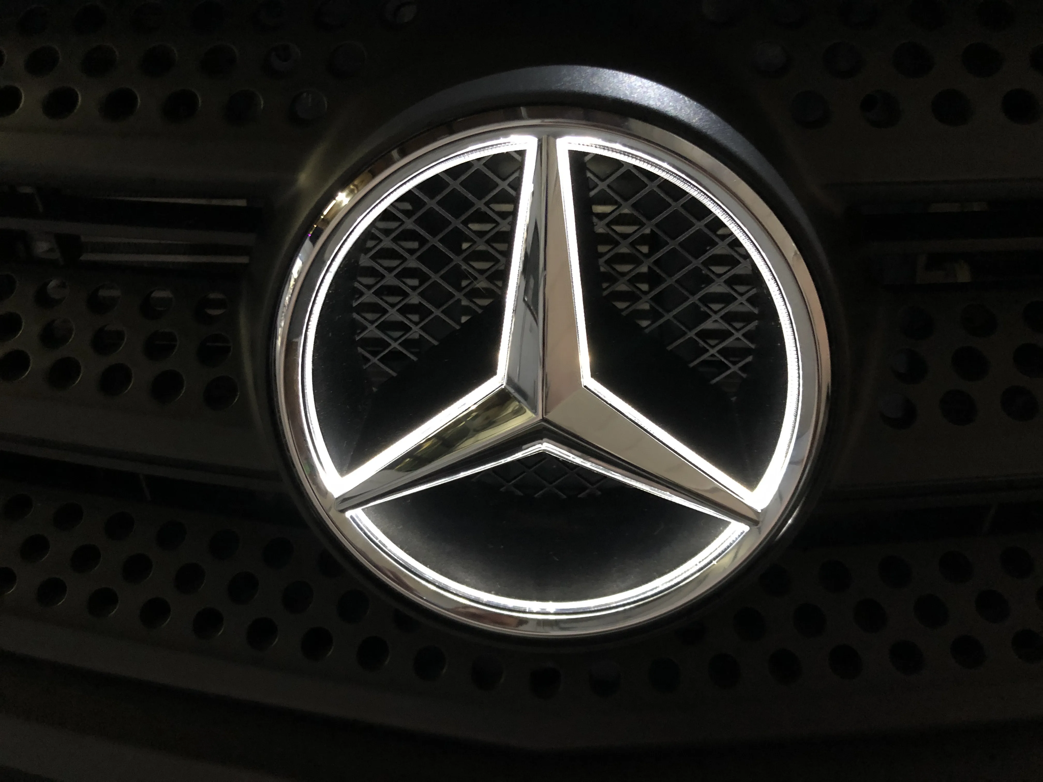 Mercedes-Benz Universal