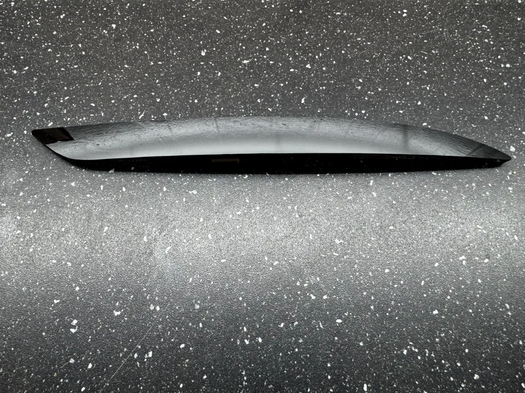 tesla_rear_reflector_mount_1.webp